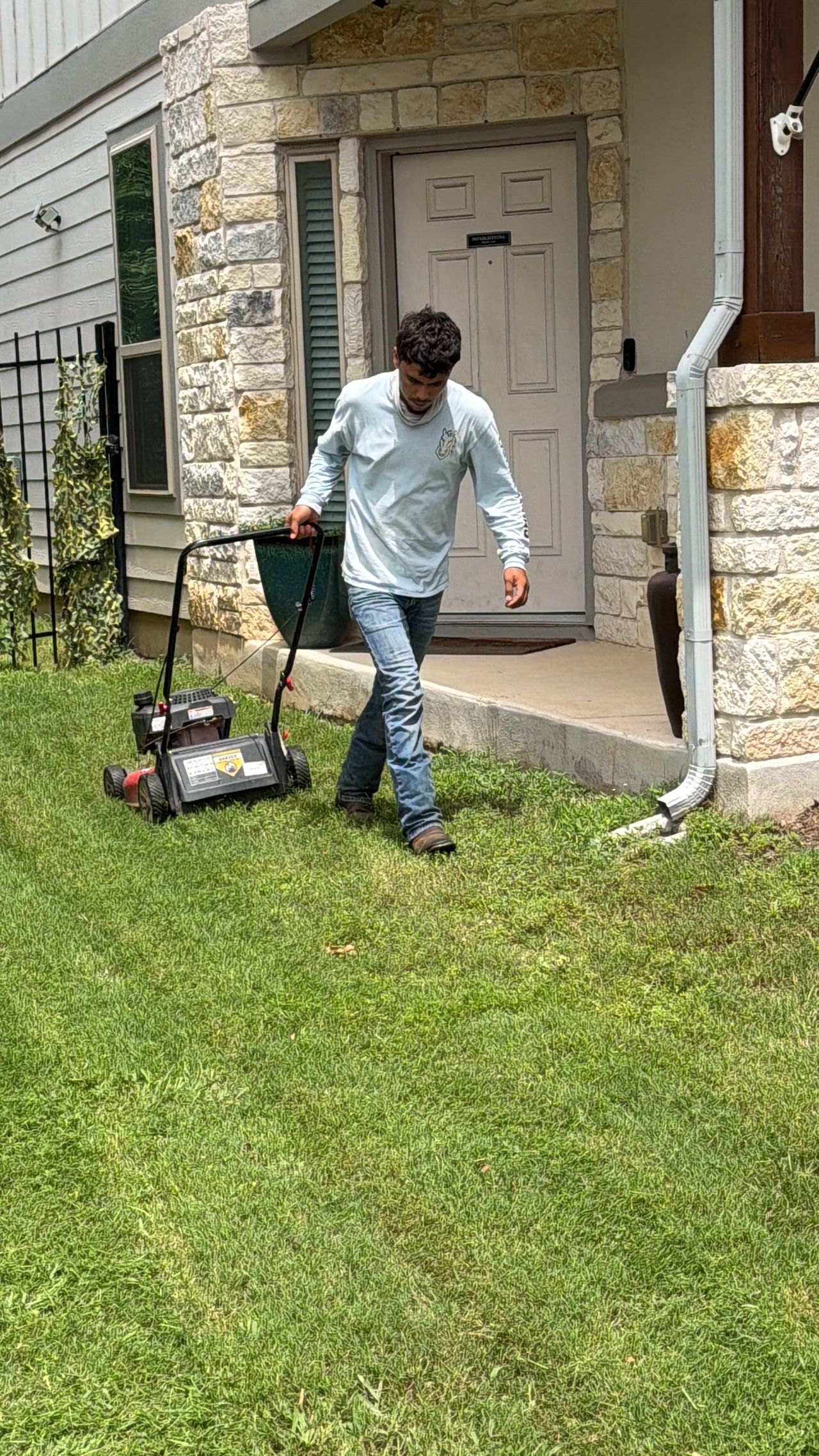 Lawn care and fertilization in Central Texas